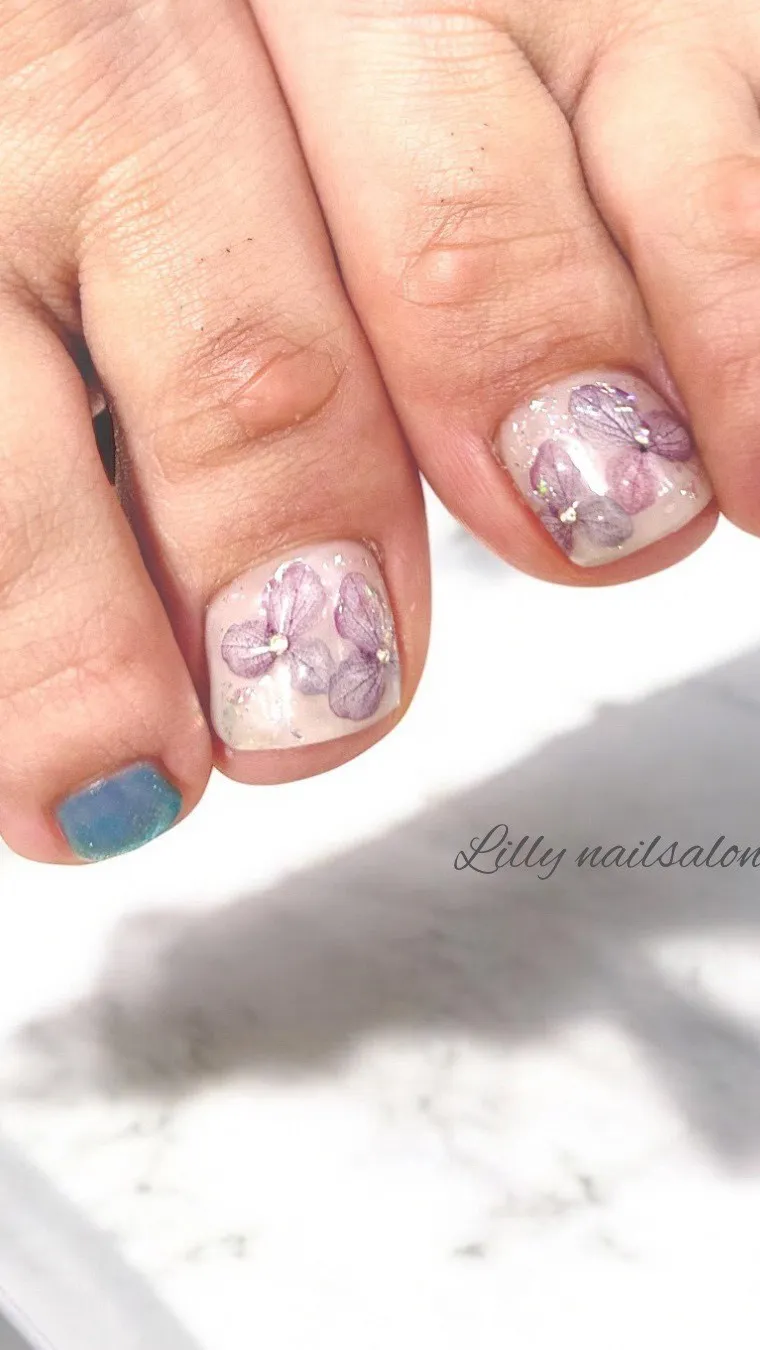 【フットネイルが映える季節♪】Lilly nail salo...